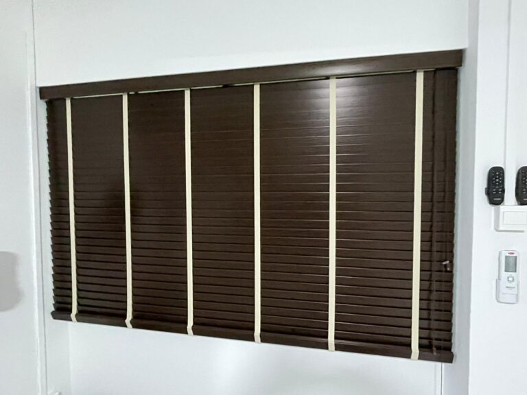Venetian Blinds (2)